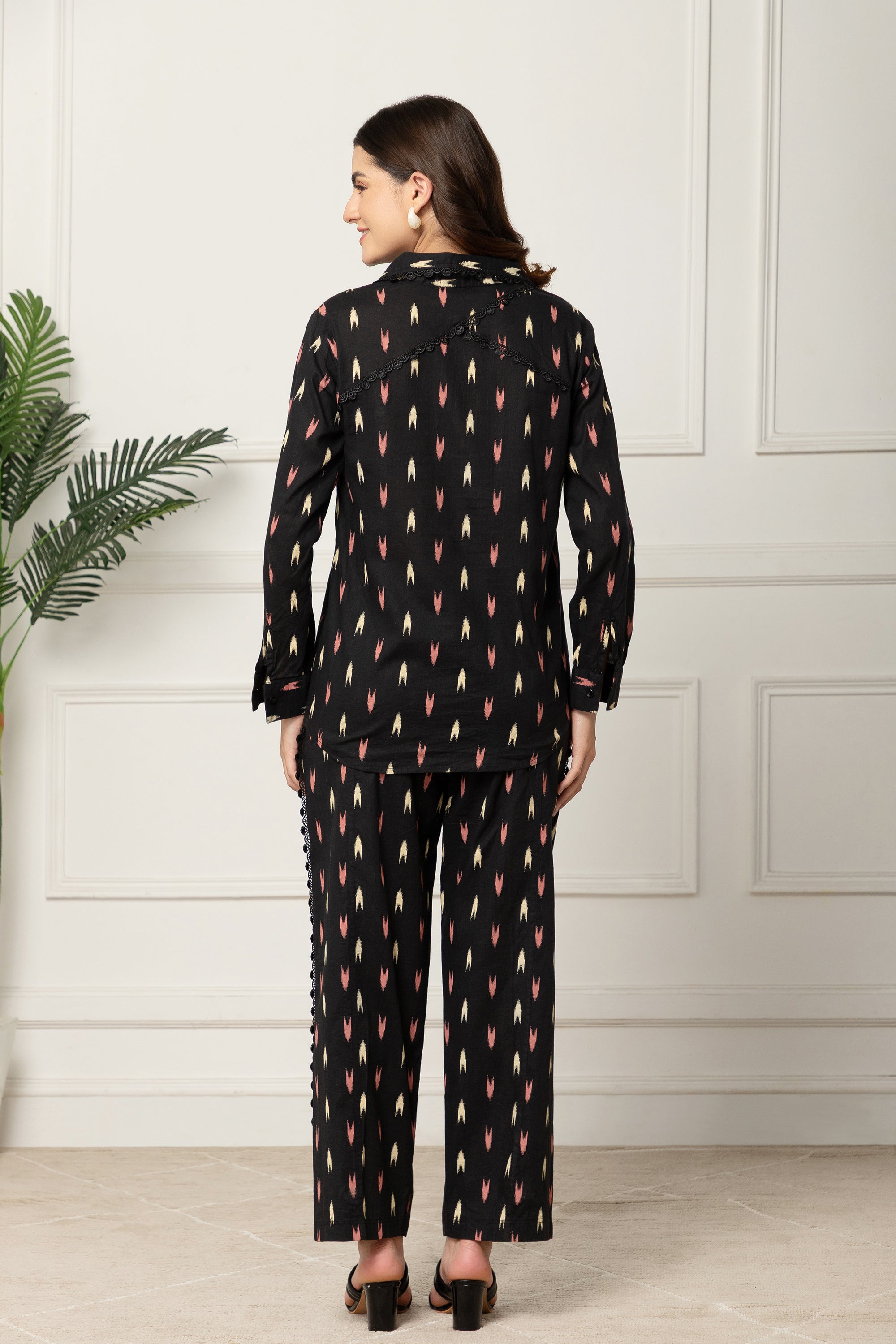 Dafni Black Abstract Printed Cotton Coord Set For Women